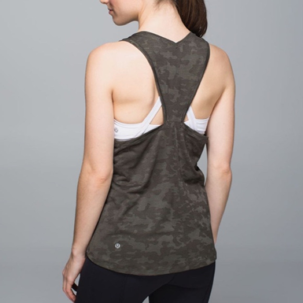 Lululemon Run For Days Tank
Deep Camo